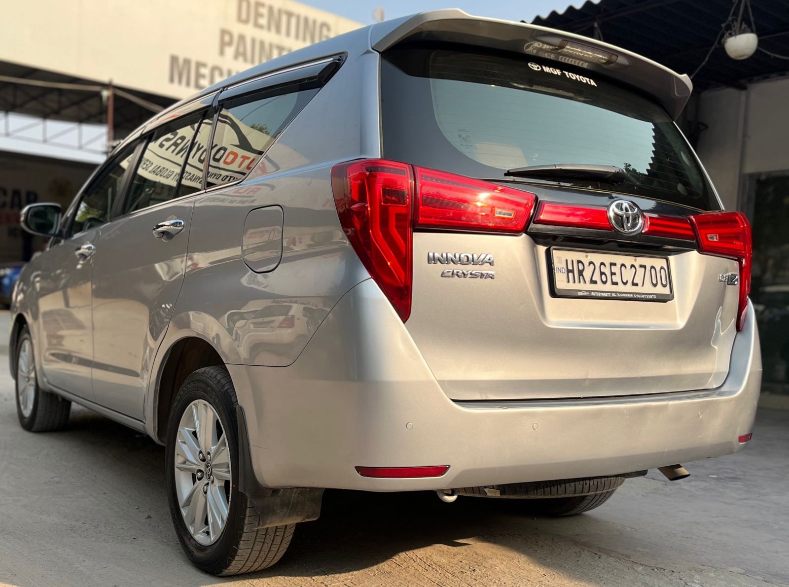 Innova Crysta image 3 Innova Crysta image 3