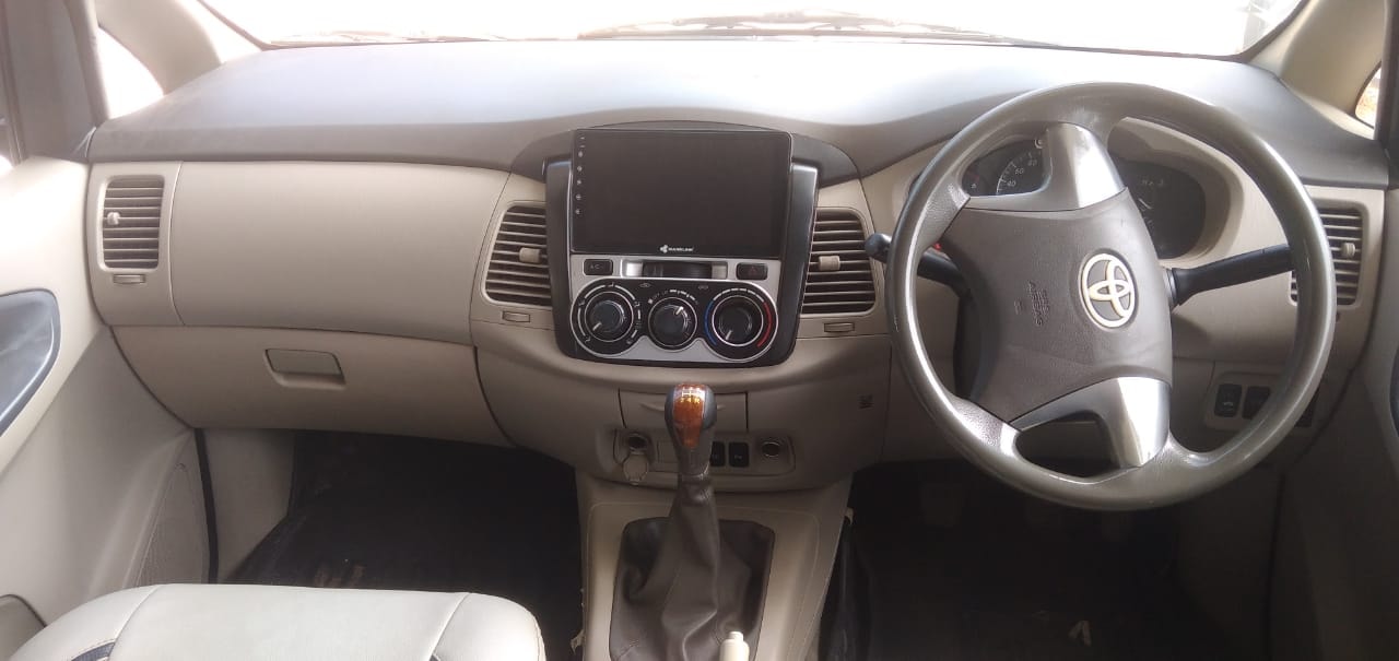 Innova image 12 Innova image 12