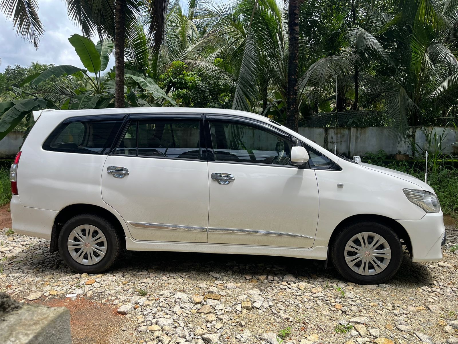 Innova image 6 Innova image 6