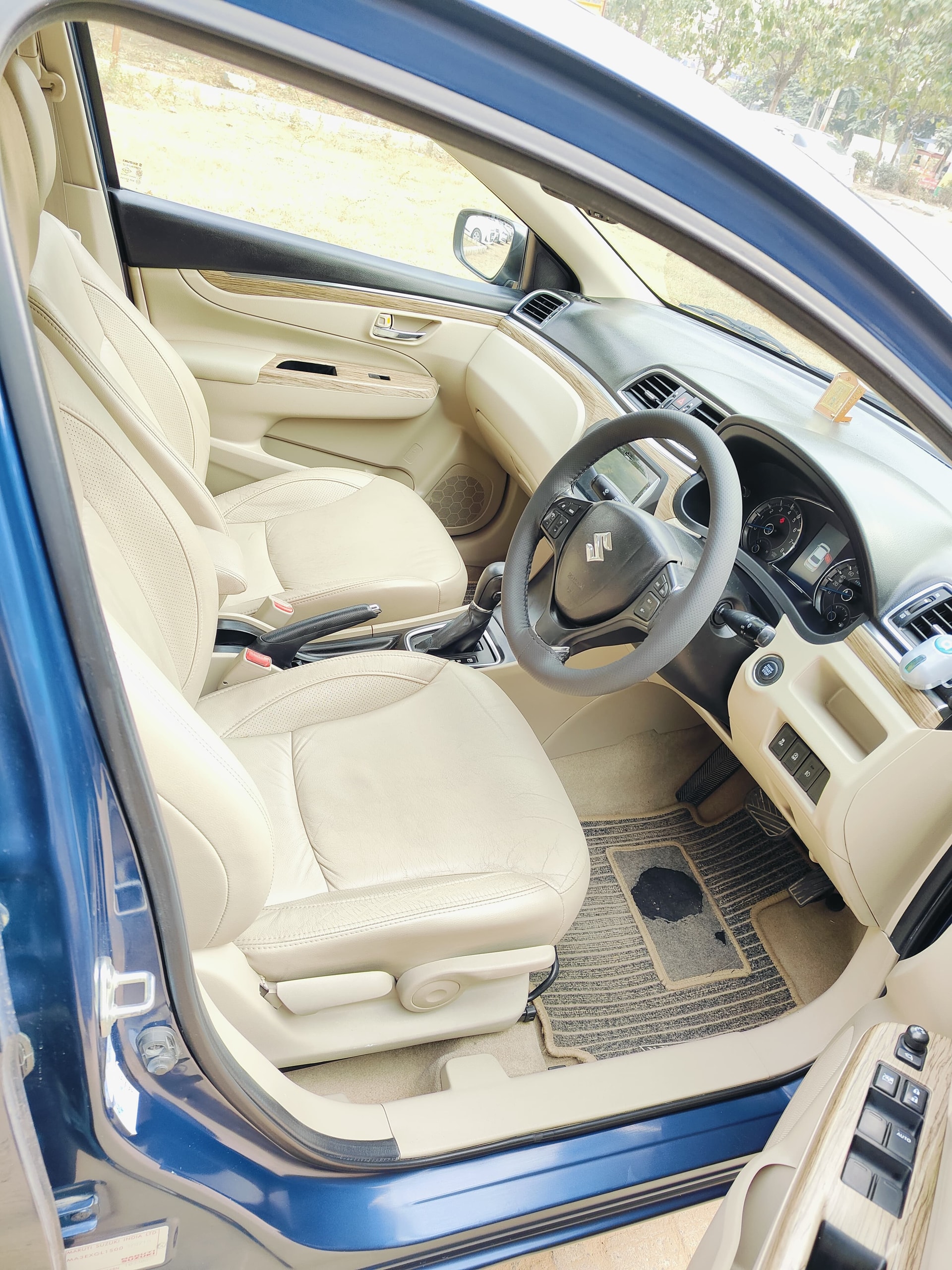 Ciaz image 16 Ciaz image 16