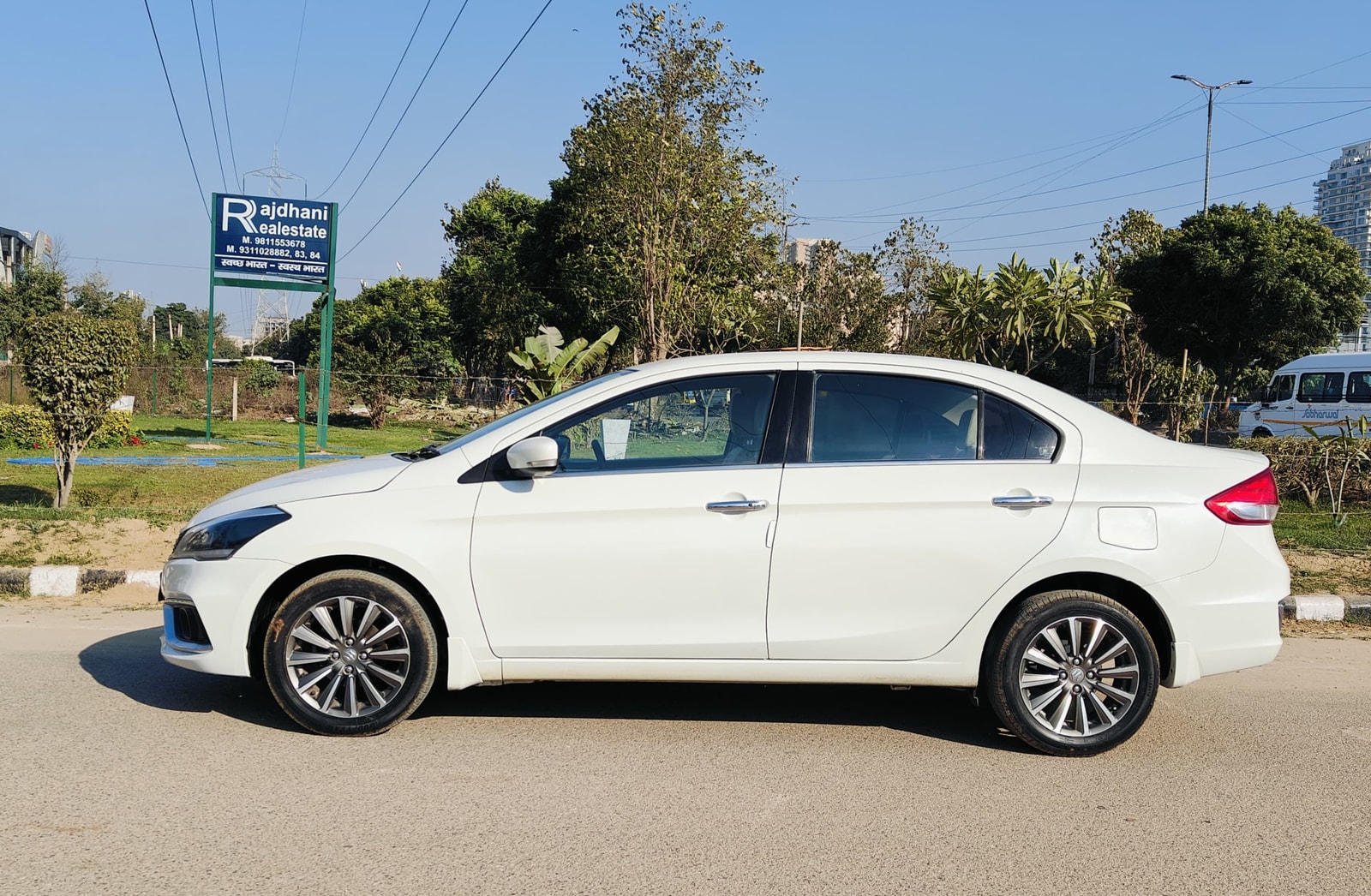 Ciaz image 2 Ciaz image 2