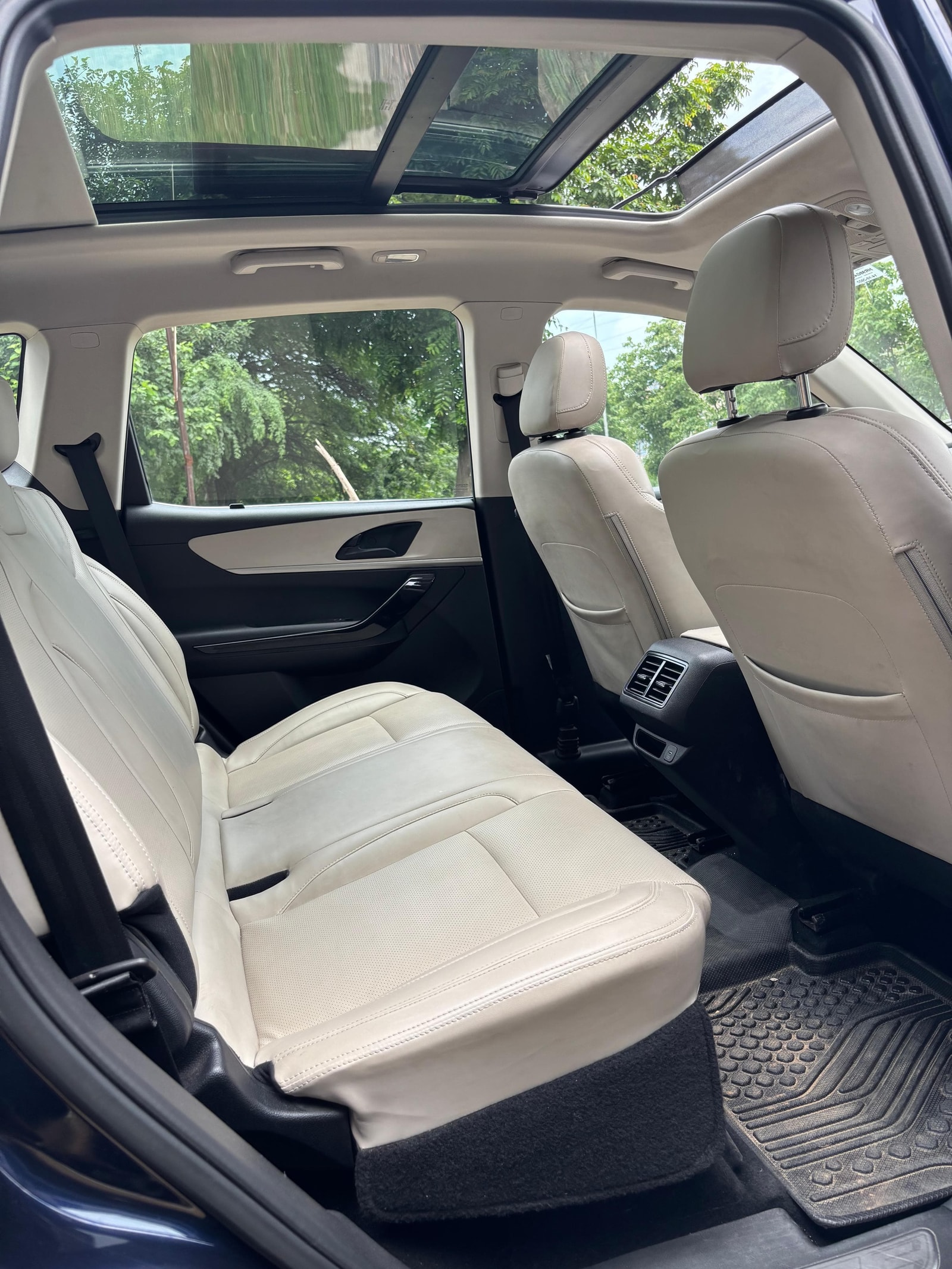 Used 2022 Mahindra XUV700 Used 2022 Mahindra XUV700