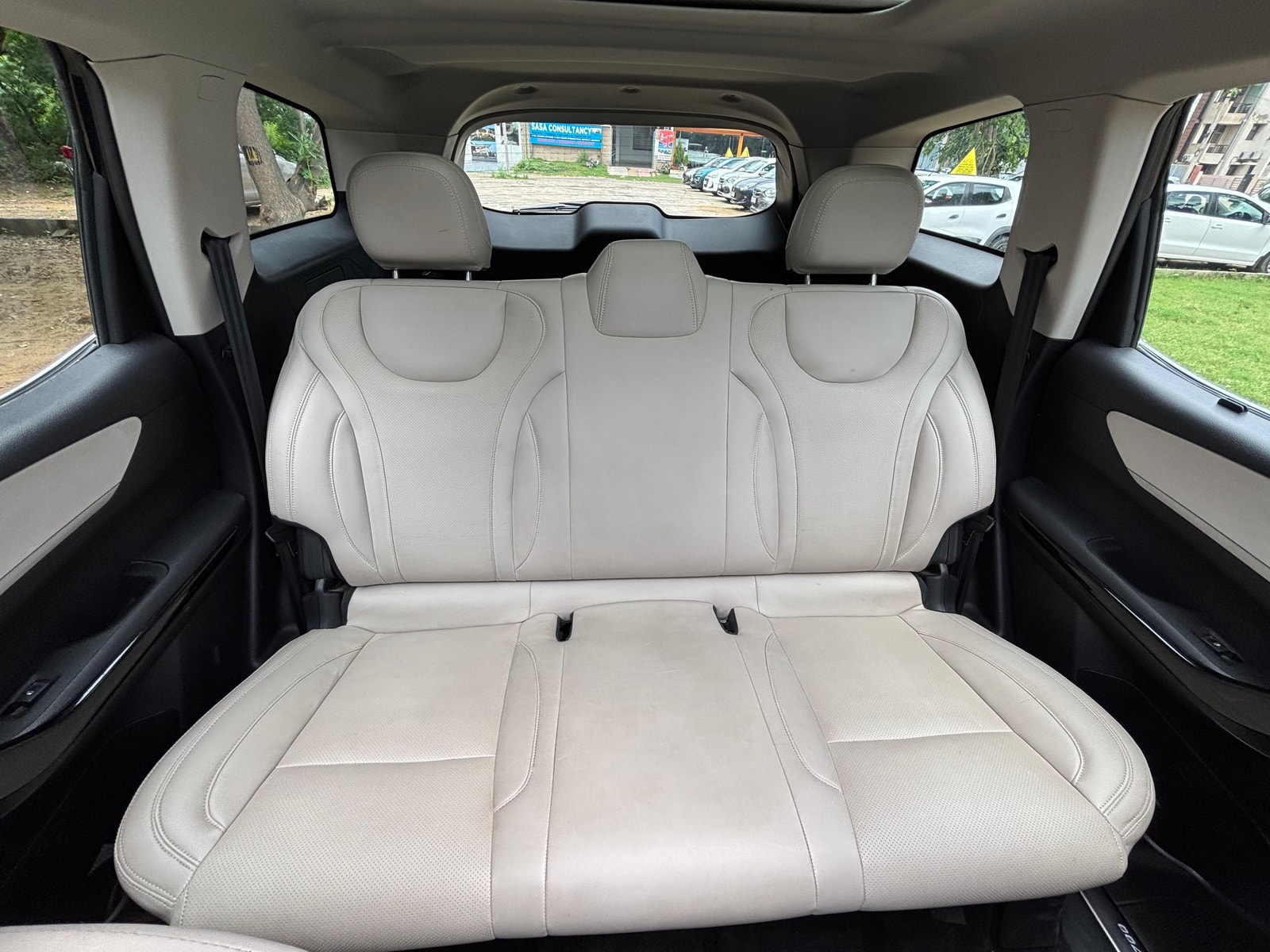 Used 2022 Mahindra XUV700 Used 2022 Mahindra XUV700