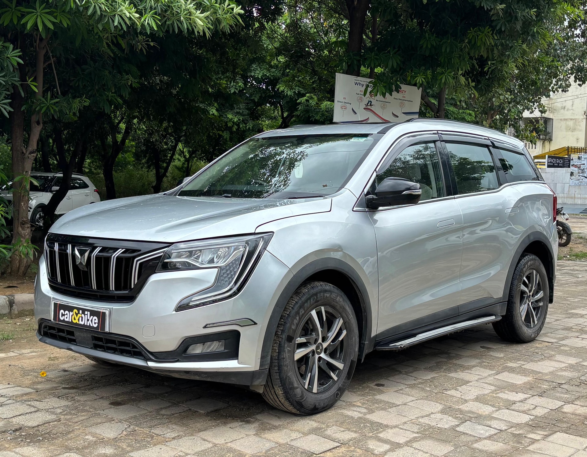 XUV700 image 1 XUV700 image 1