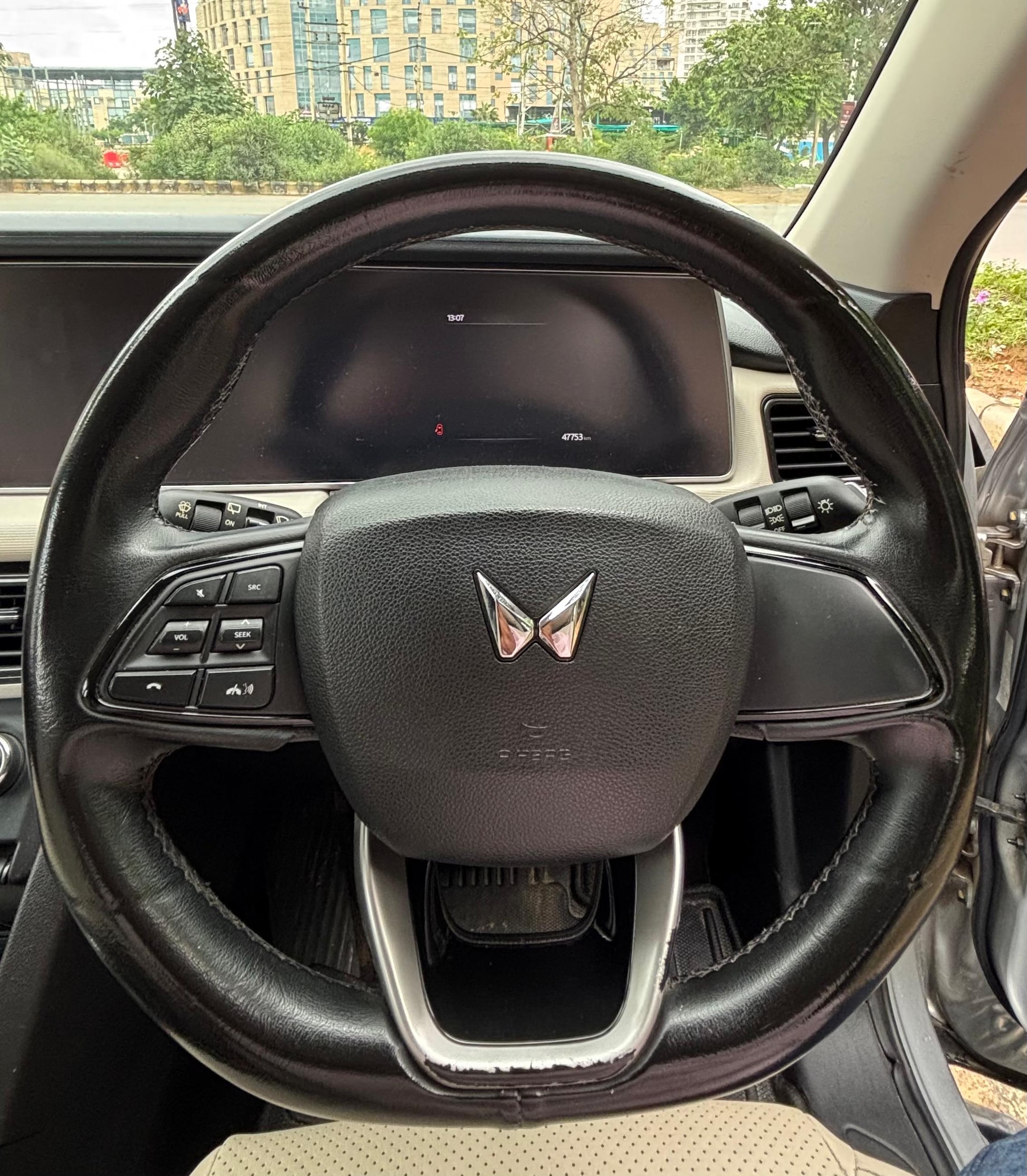 XUV700 image 12 XUV700 image 12