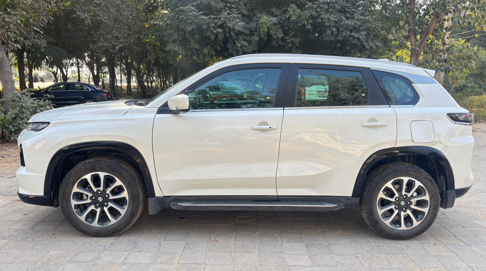 Grand Vitara image 2 Grand Vitara image 2