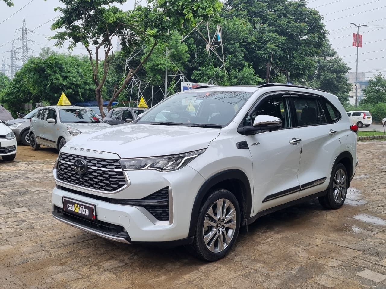 Used 2023 Toyota Innova Hycross Used 2023 Toyota Innova Hycross