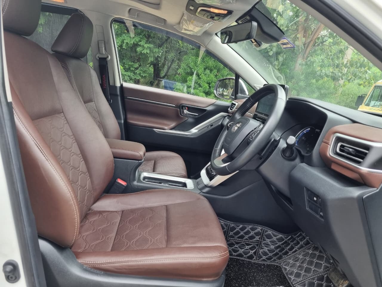 Used 2023 Toyota Innova Hycross Used 2023 Toyota Innova Hycross