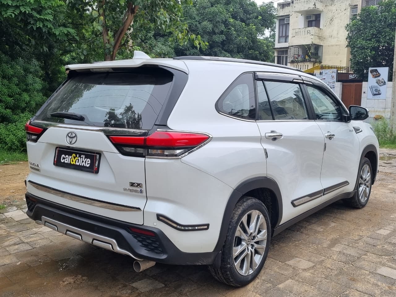 Used 2023 Toyota Innova Hycross Used 2023 Toyota Innova Hycross