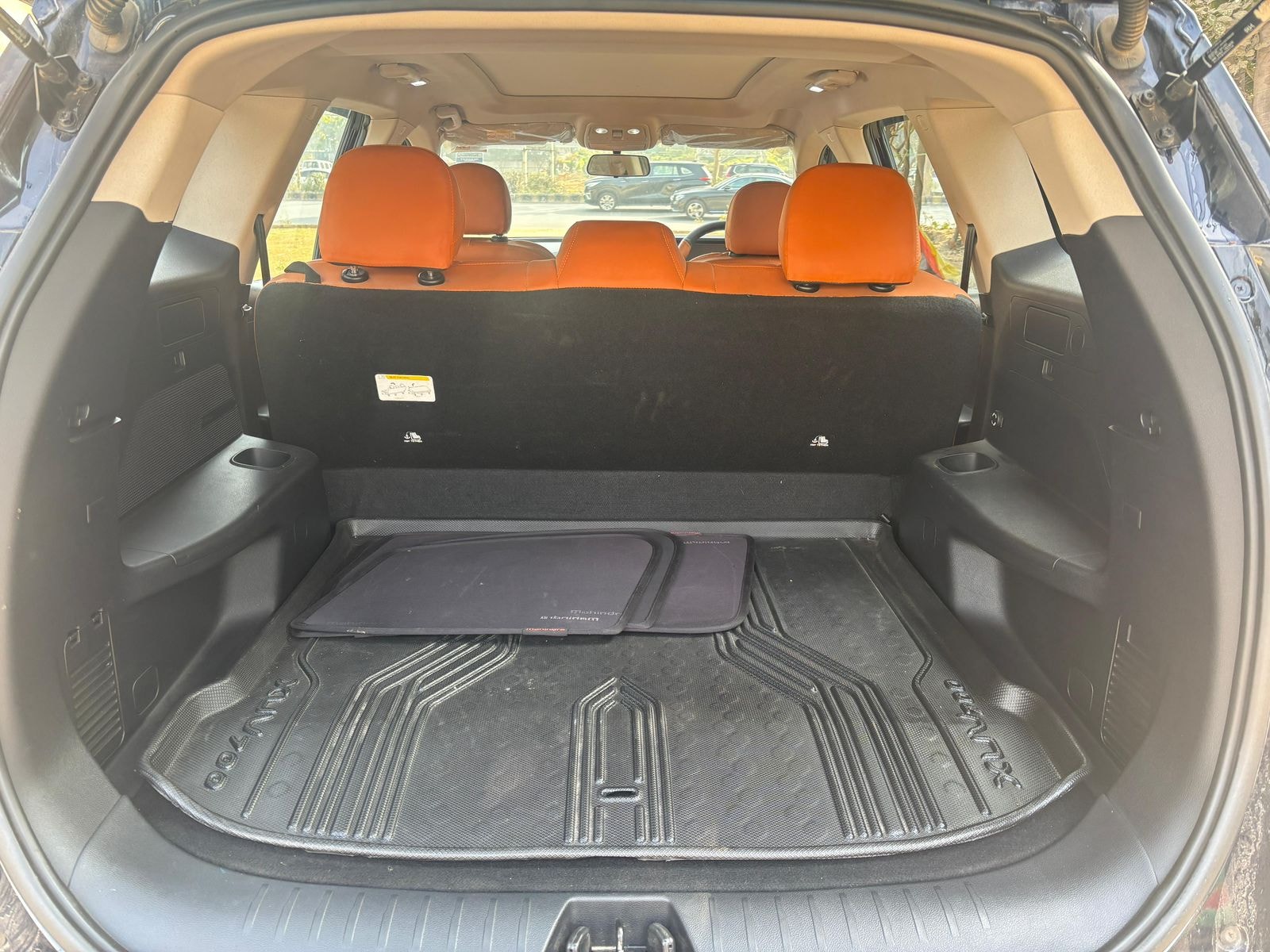 Used 2022 Mahindra XUV700 Used 2022 Mahindra XUV700