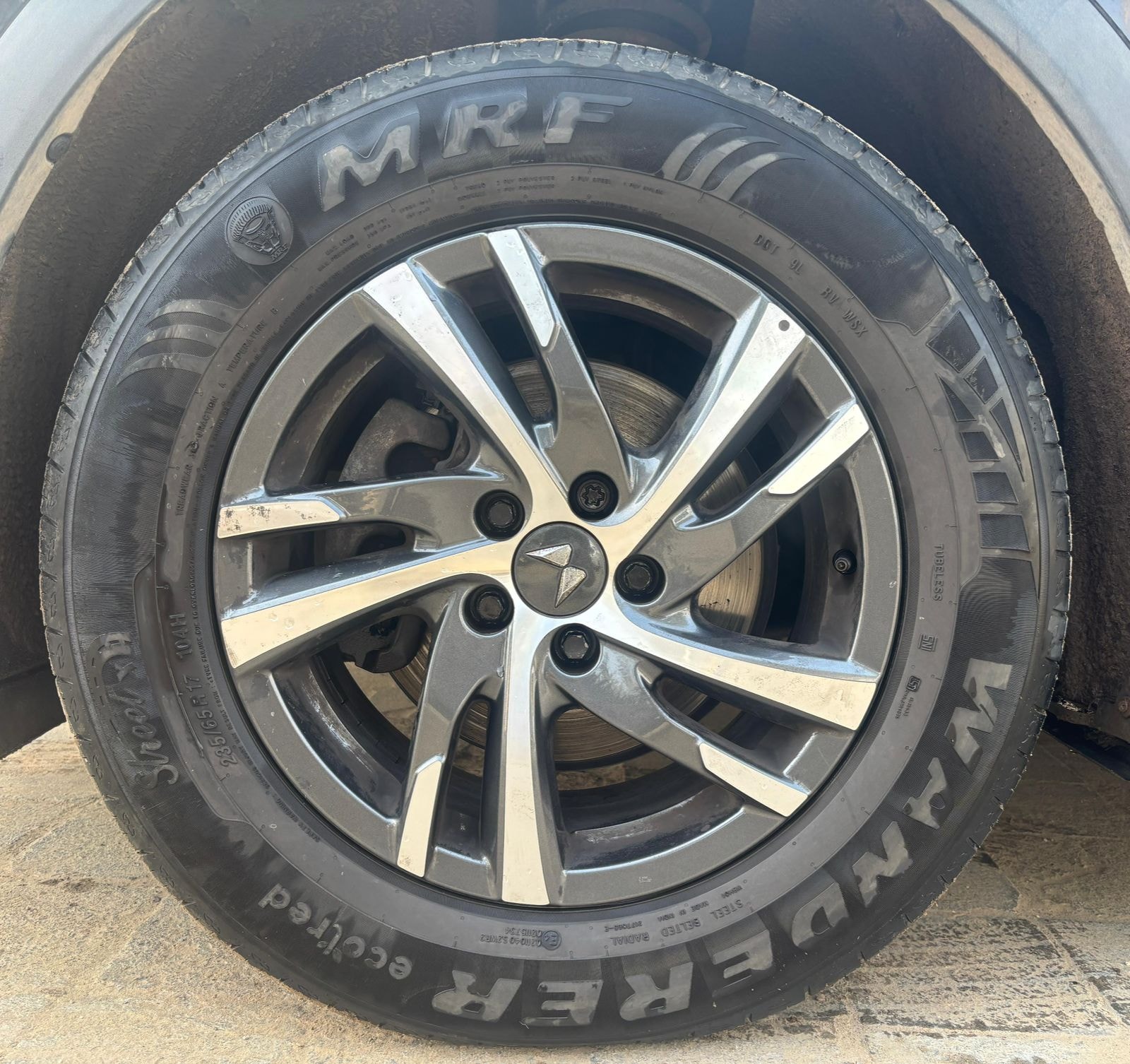 Used 2022 Mahindra XUV700 Used 2022 Mahindra XUV700