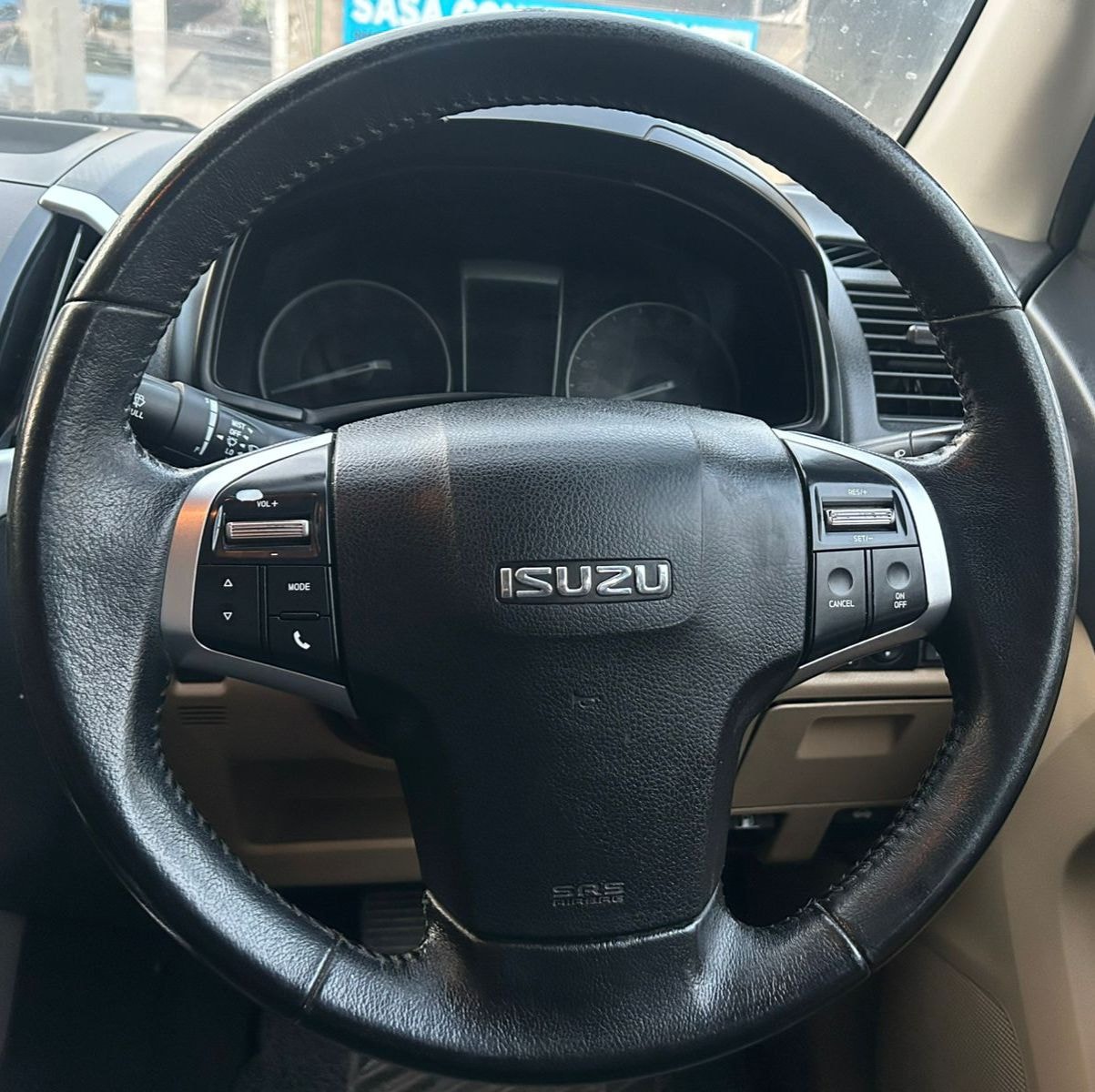 D-Max V-Cross image 12 D-Max V-Cross image 12