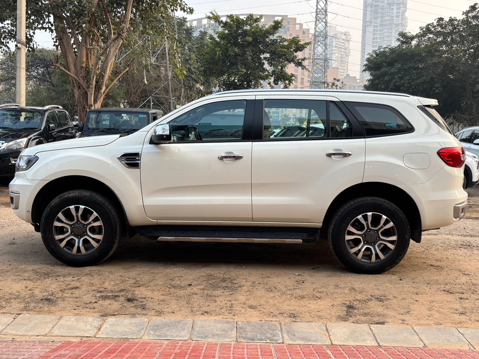 Used 2021 Ford Endeavour Used 2021 Ford Endeavour