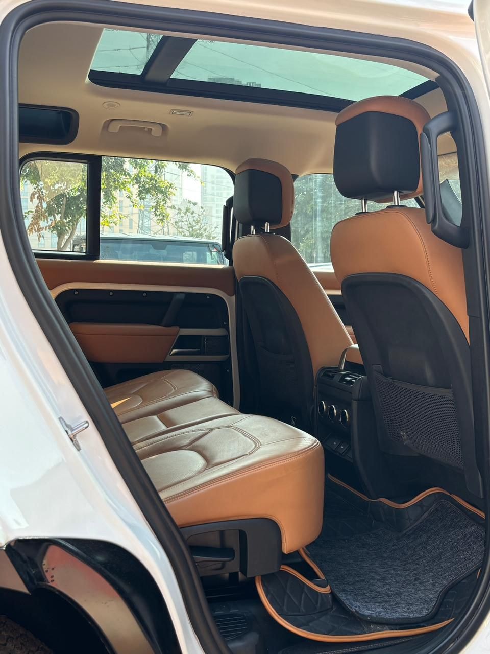 Defender image 17 Defender image 17