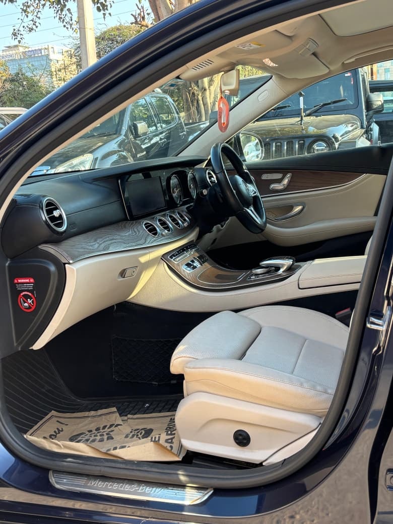 E-Class image 16 E-Class image 16