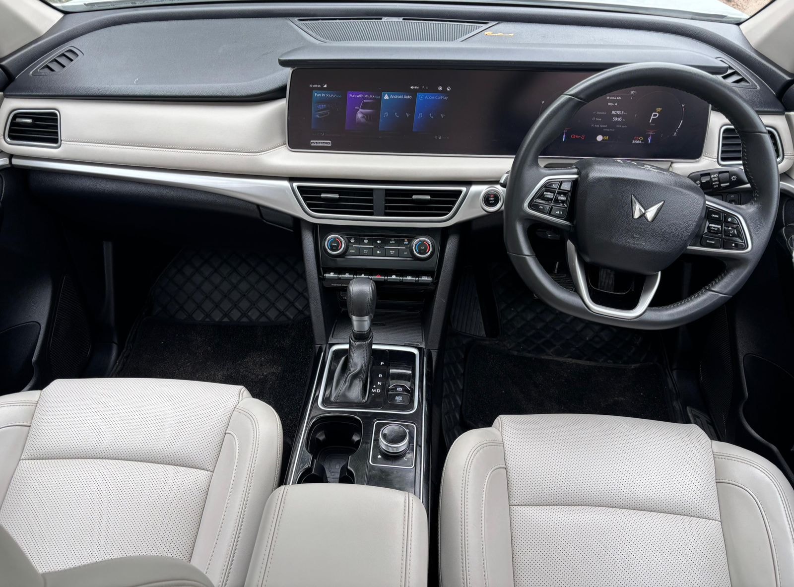 XUV700 image 14 XUV700 image 14