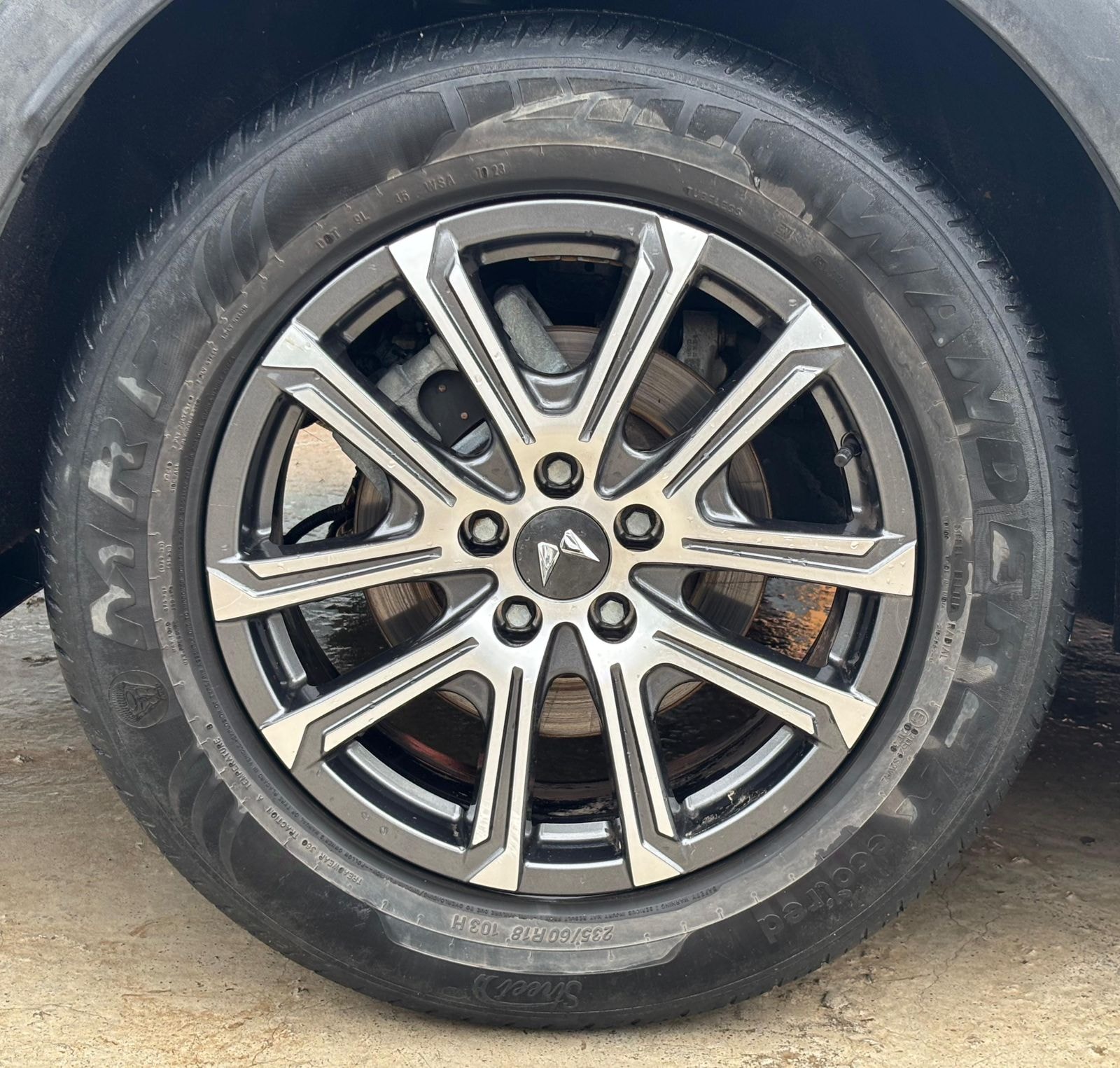 XUV700 image 9 XUV700 image 9