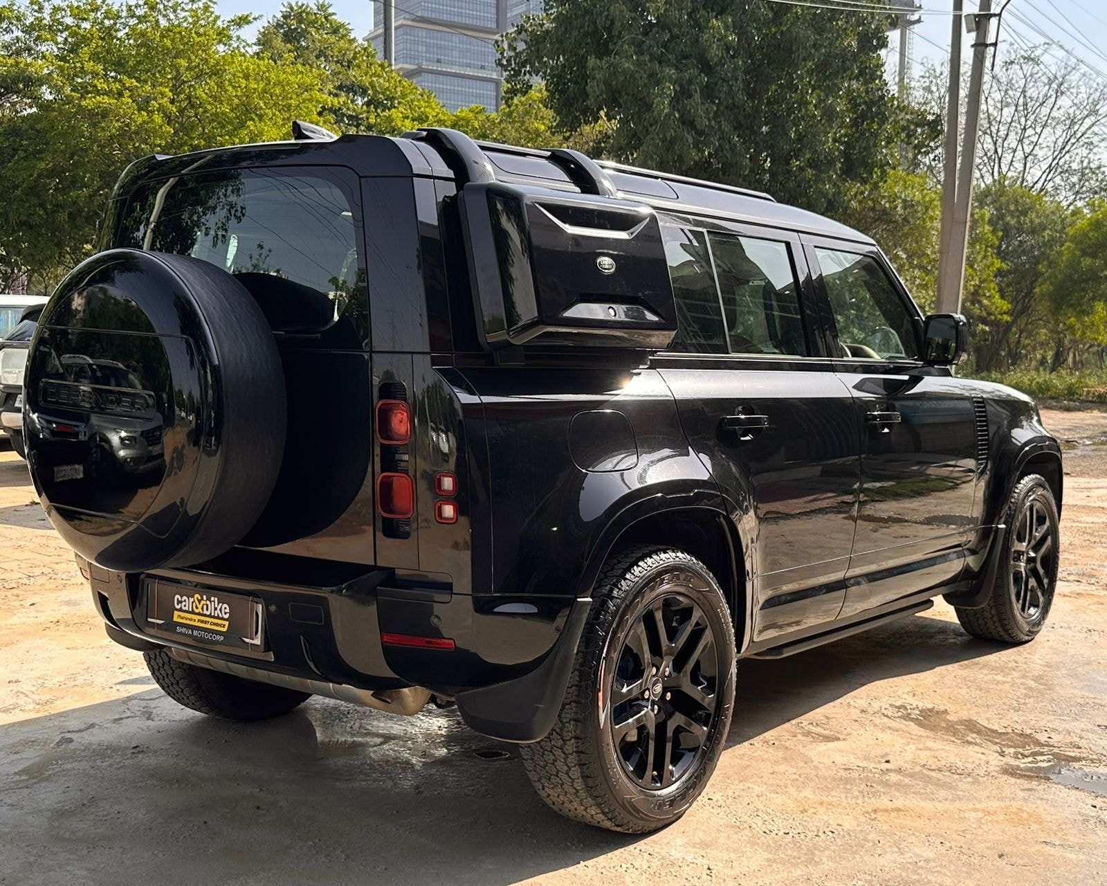 Defender image 5 Defender image 5