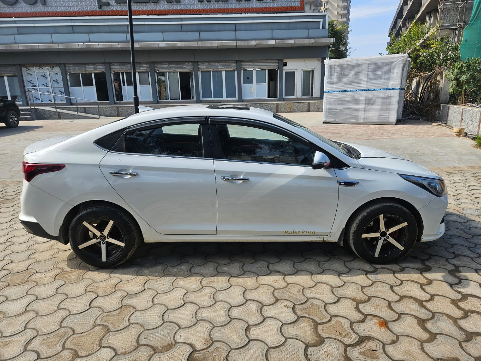 Verna image 5 Verna image 5