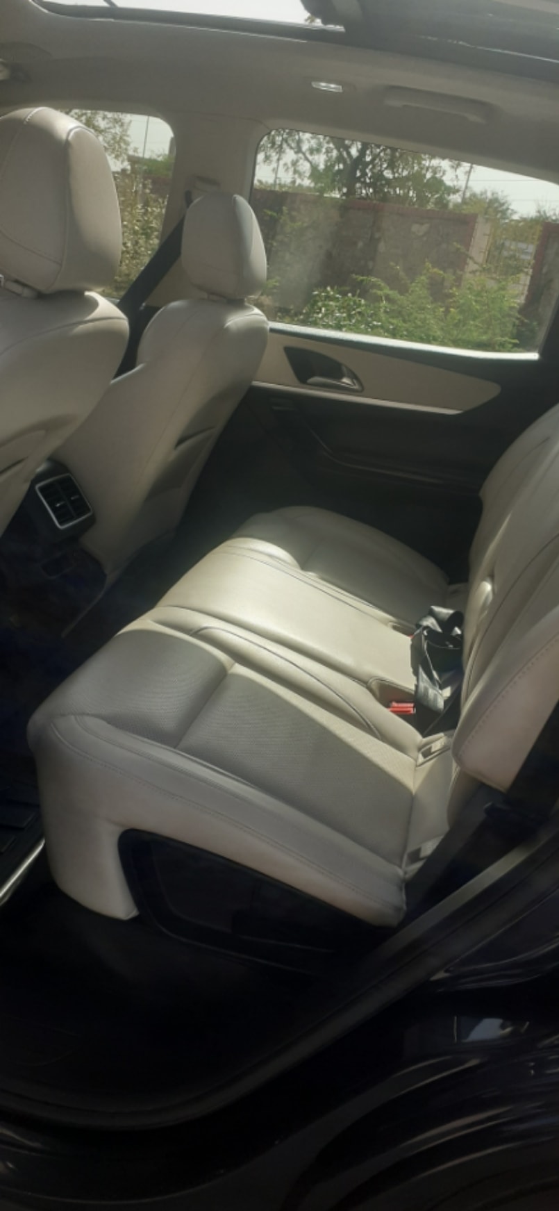 XUV700 image 17 XUV700 image 17