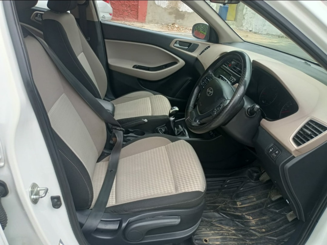 Elite i20 image 14 Elite i20 image 14