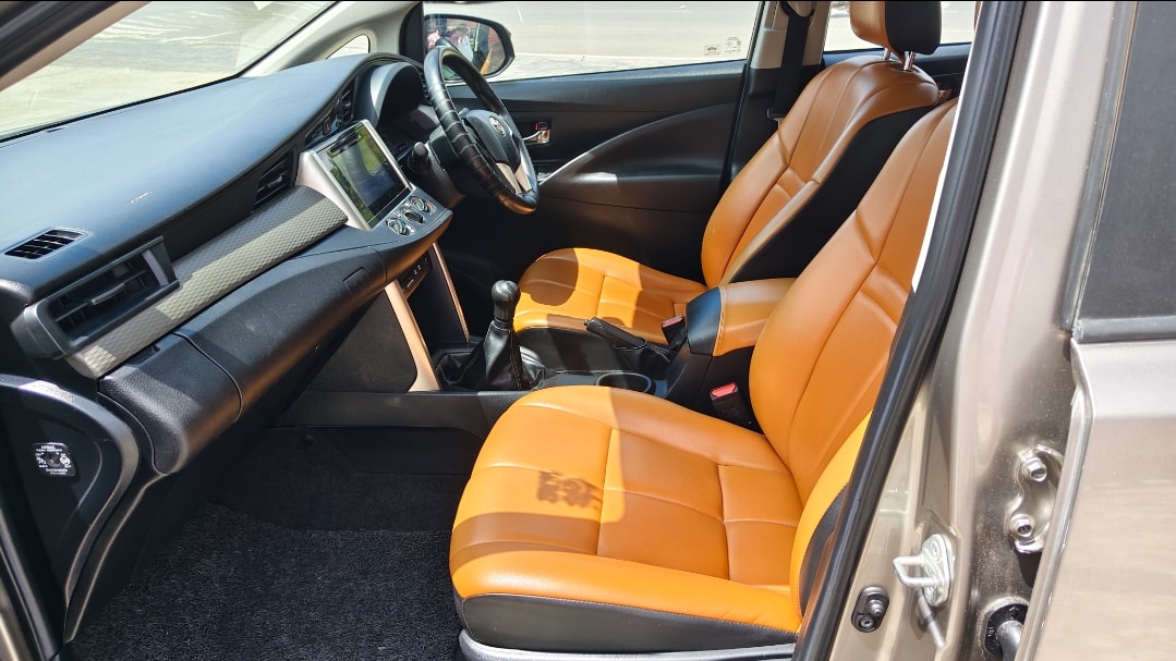 Innova Crysta image 16 Innova Crysta image 16