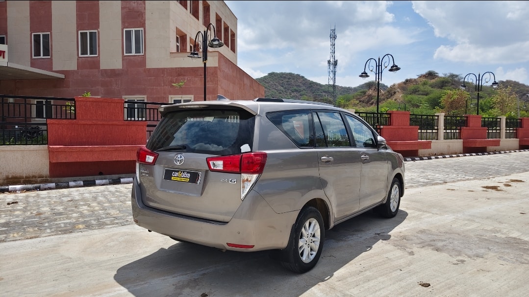 Innova Crysta image 5 Innova Crysta image 5