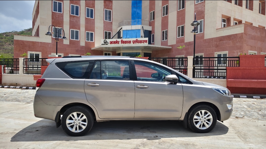 Innova Crysta image 6 Innova Crysta image 6