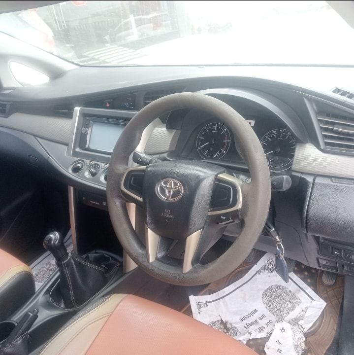 Used 2017 Toyota Innova Crysta Used 2017 Toyota Innova Crysta