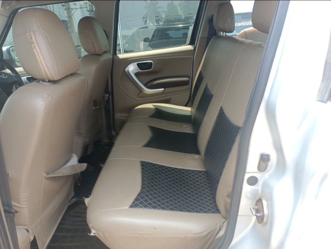 TUV300 image 17 TUV300 image 17