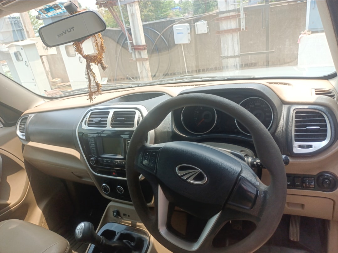 TUV300 image 12 TUV300 image 12