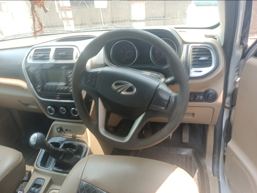 TUV300 image 13 TUV300 image 13