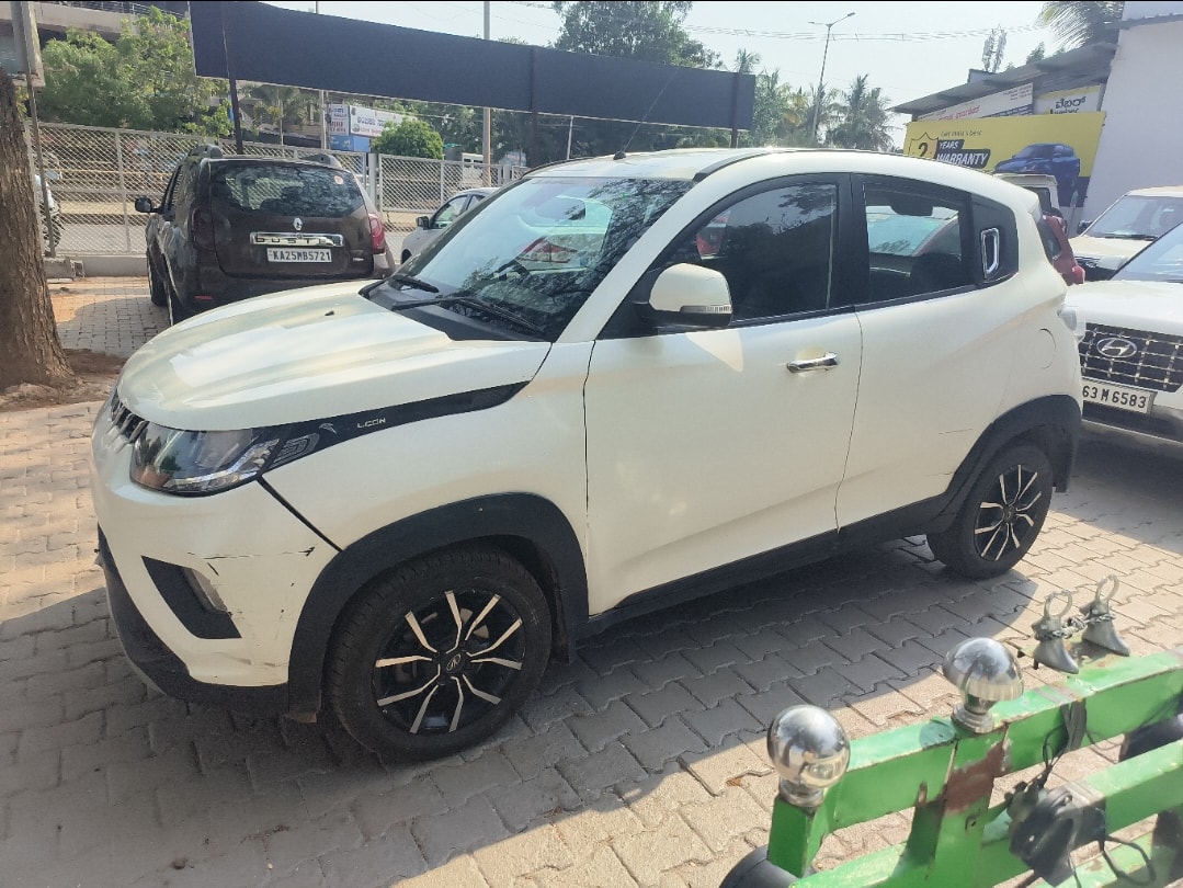 KUV100 image 1 KUV100 image 1