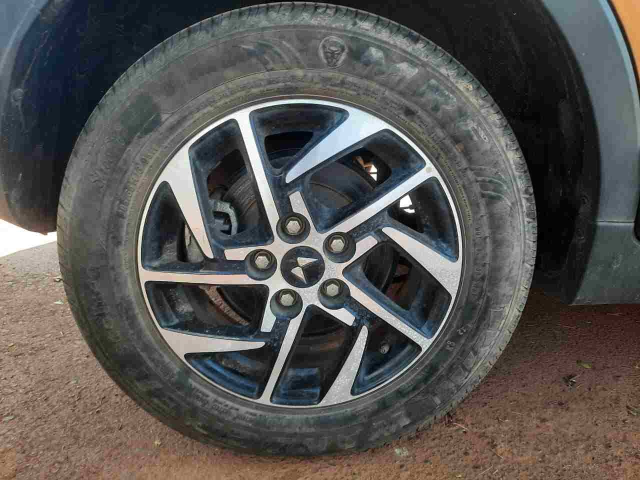 XUV300 image 9 XUV300 image 9