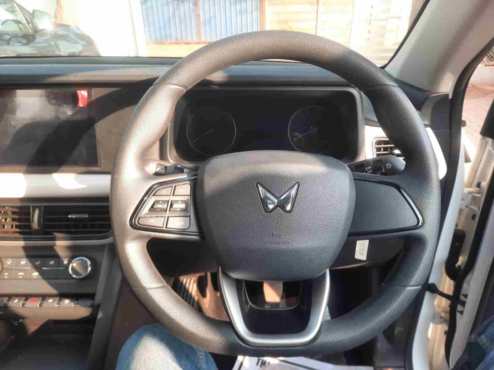 XUV700 image 12 XUV700 image 12