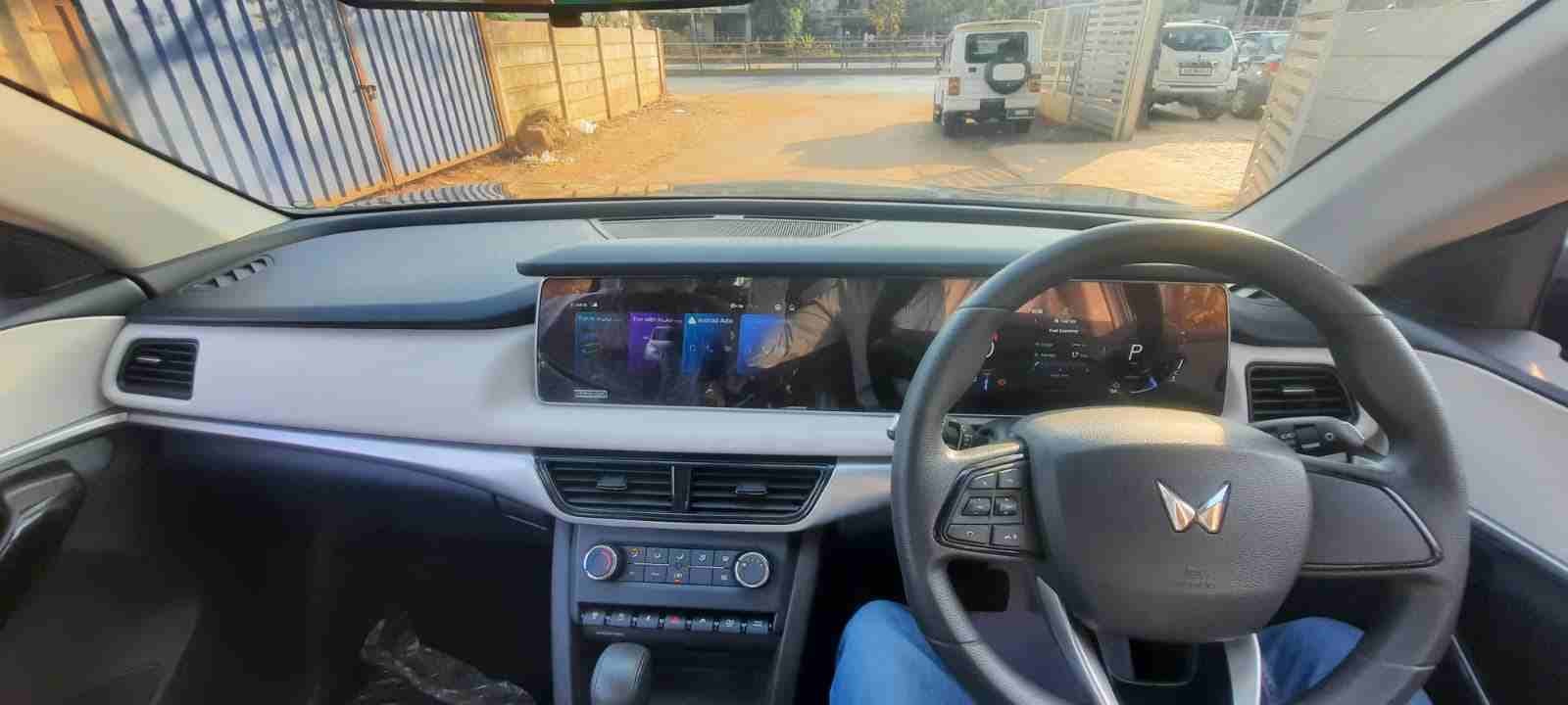 XUV700 image 11 XUV700 image 11