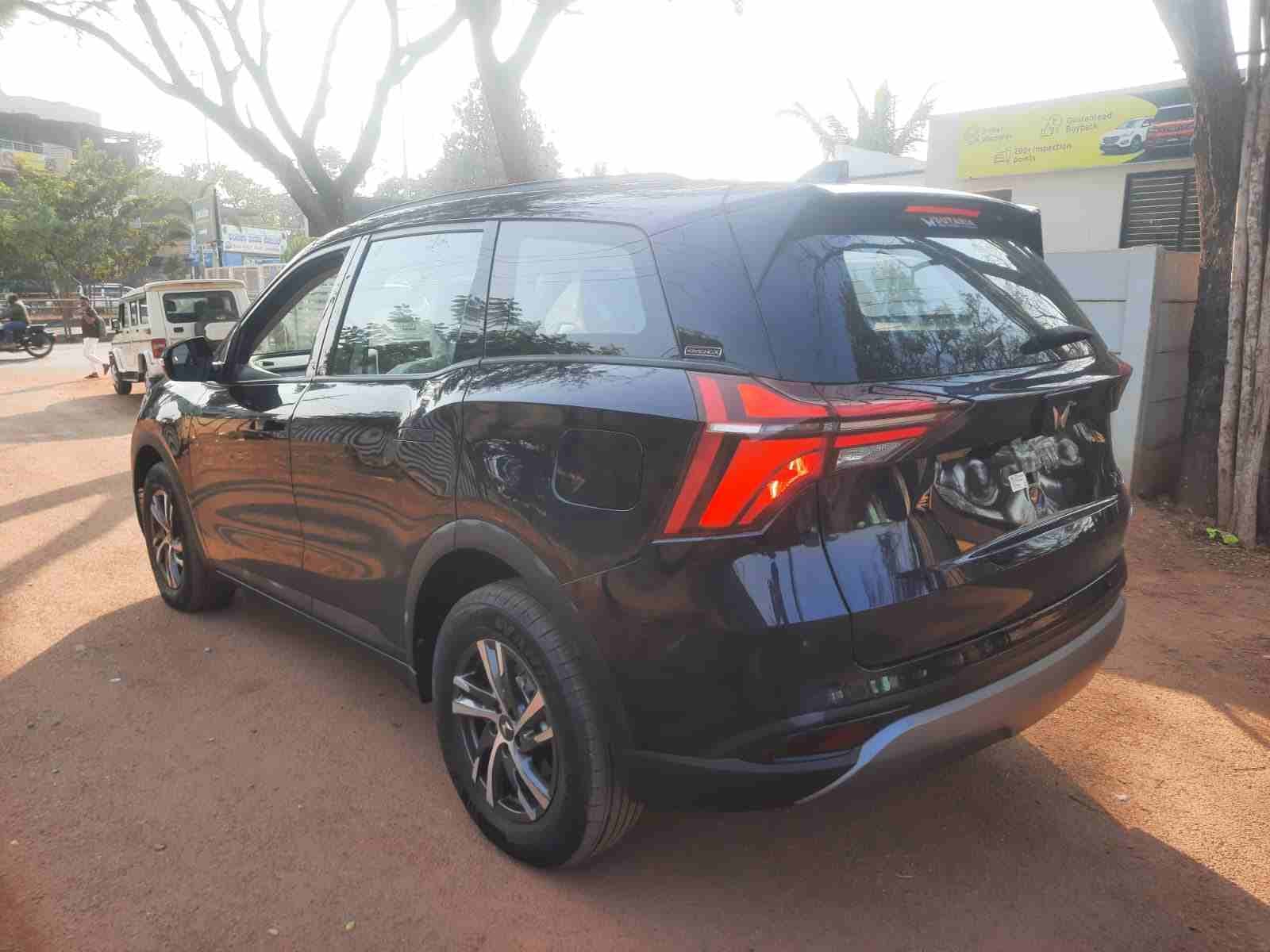 XUV700 image 3 XUV700 image 3