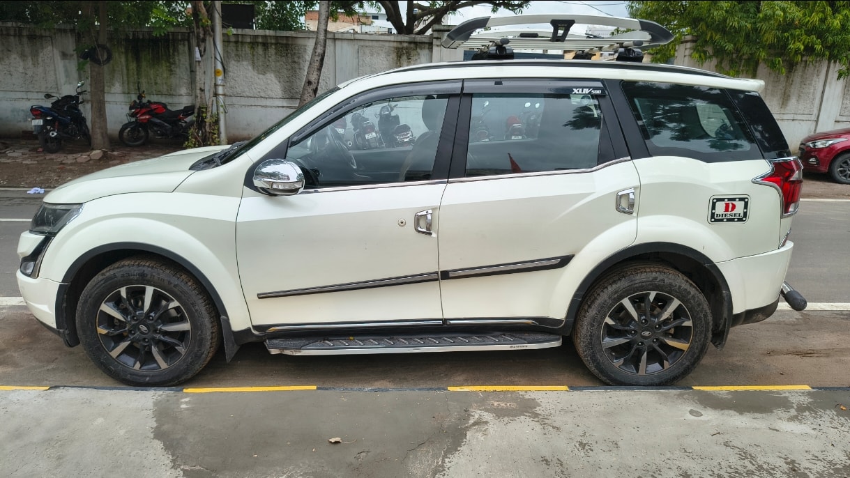 XUV500 image 1 XUV500 image 1
