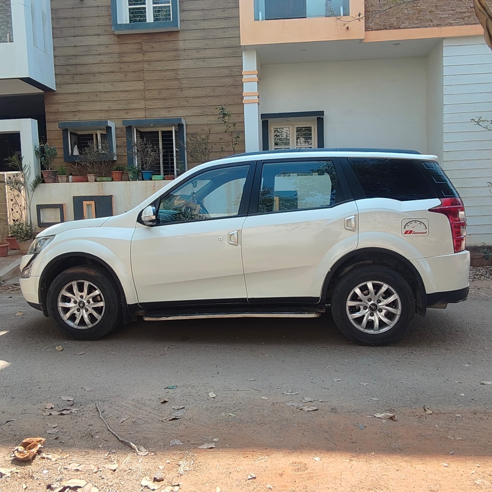 XUV500 image 2 XUV500 image 2