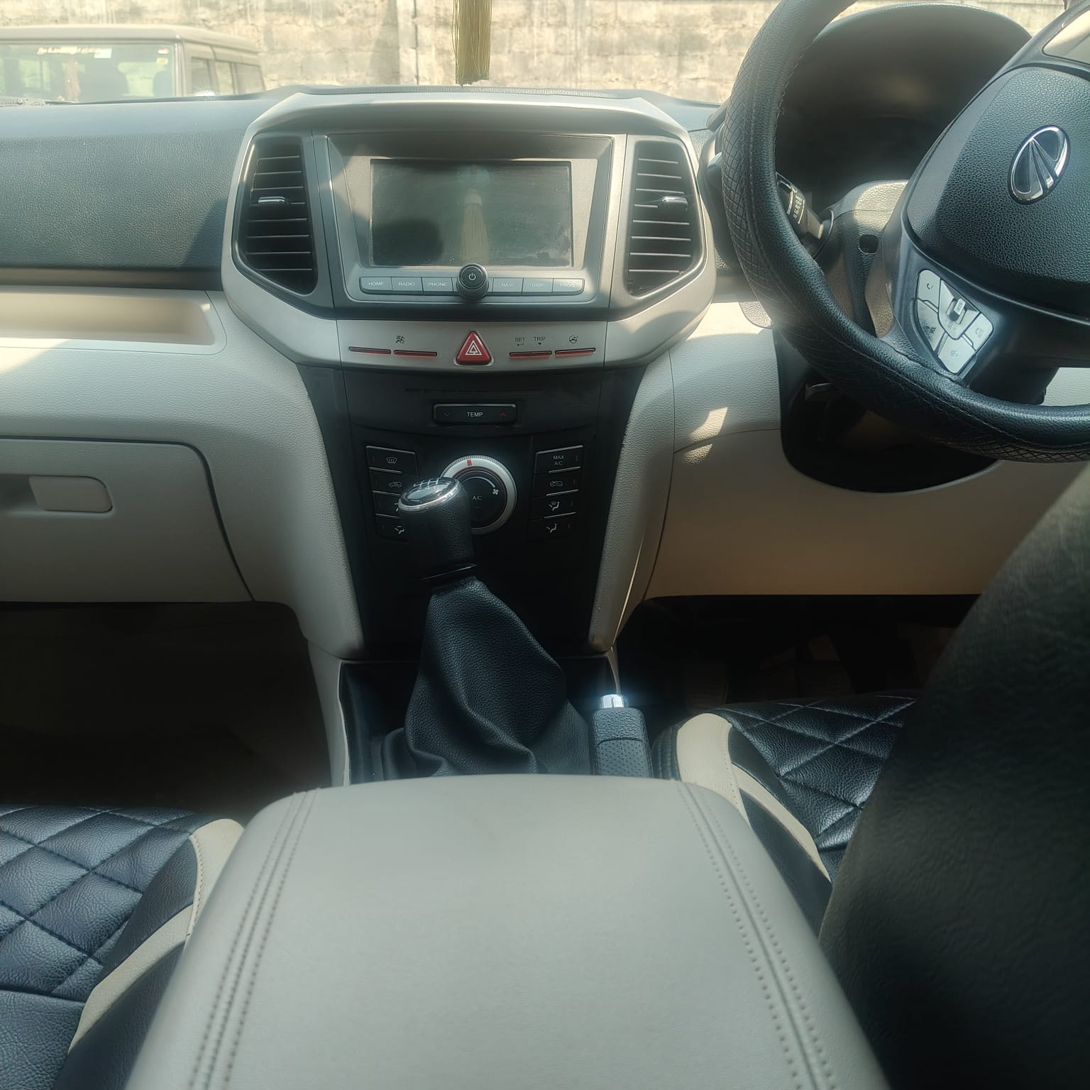 XUV300 image 17 XUV300 image 17