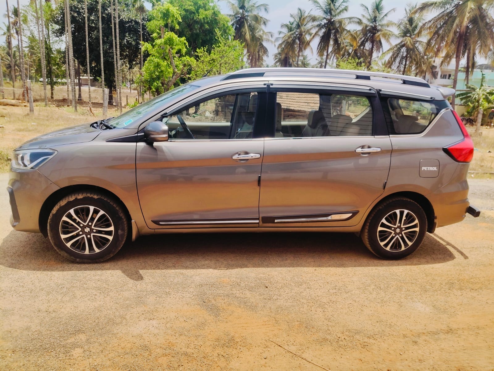 Ertiga image 2 Ertiga image 2