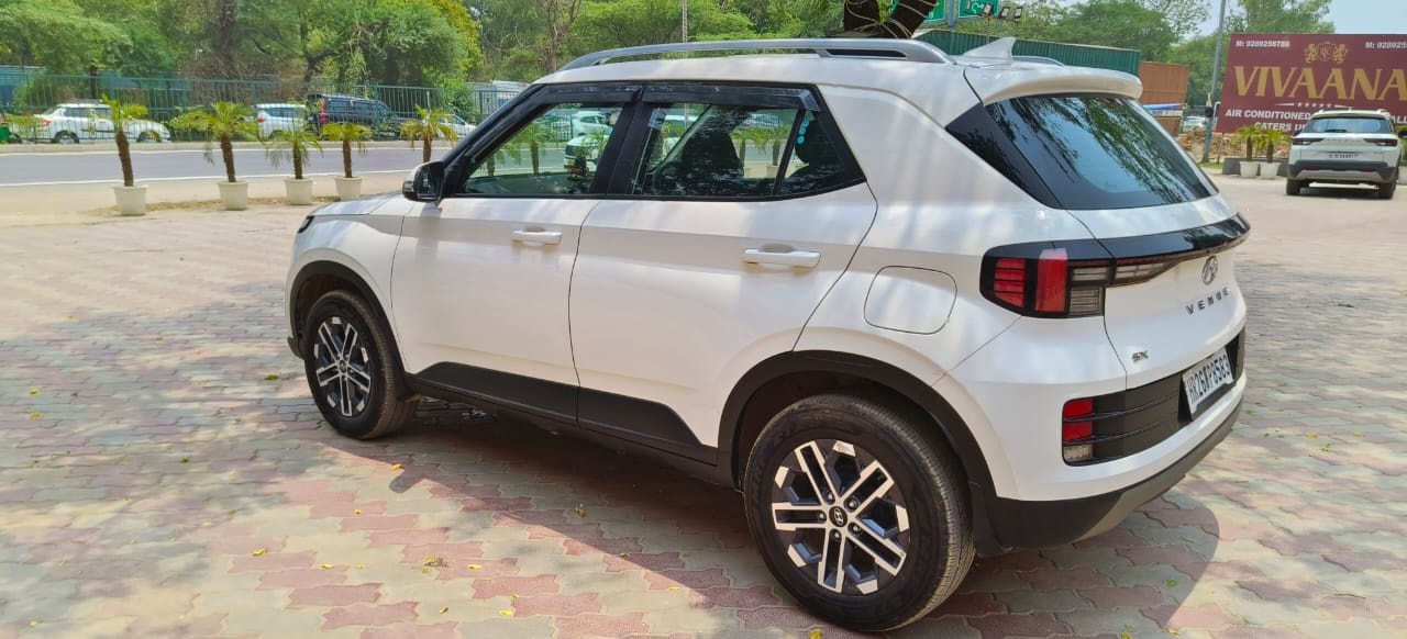 Used 2024 Hyundai Venue Used 2024 Hyundai Venue
