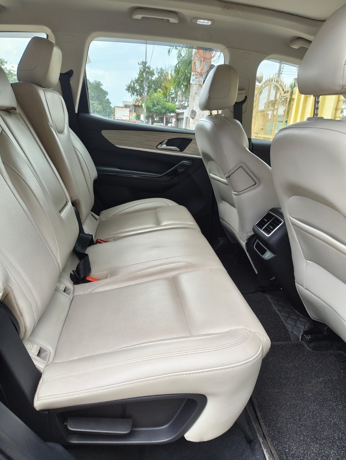 Used 2021 Mahindra XUV700 Used 2021 Mahindra XUV700