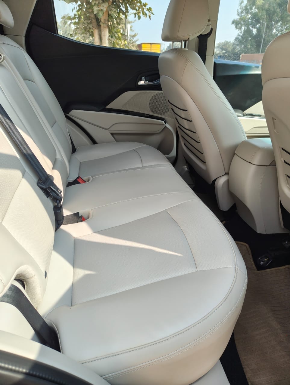 Used 2022 Mahindra XUV300 Used 2022 Mahindra XUV300