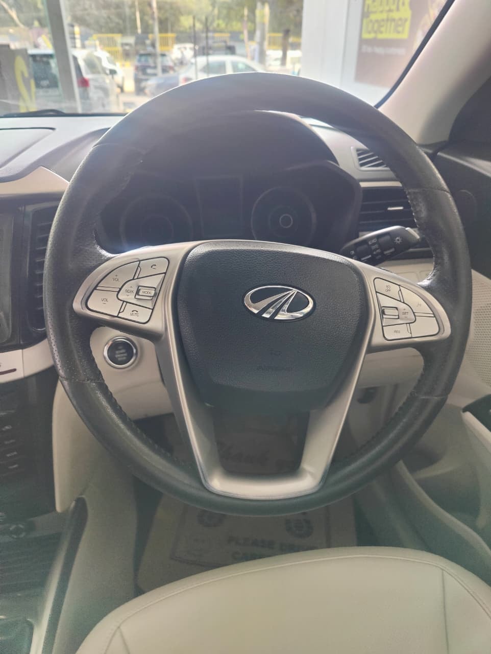 Used 2022 Mahindra XUV300 Used 2022 Mahindra XUV300