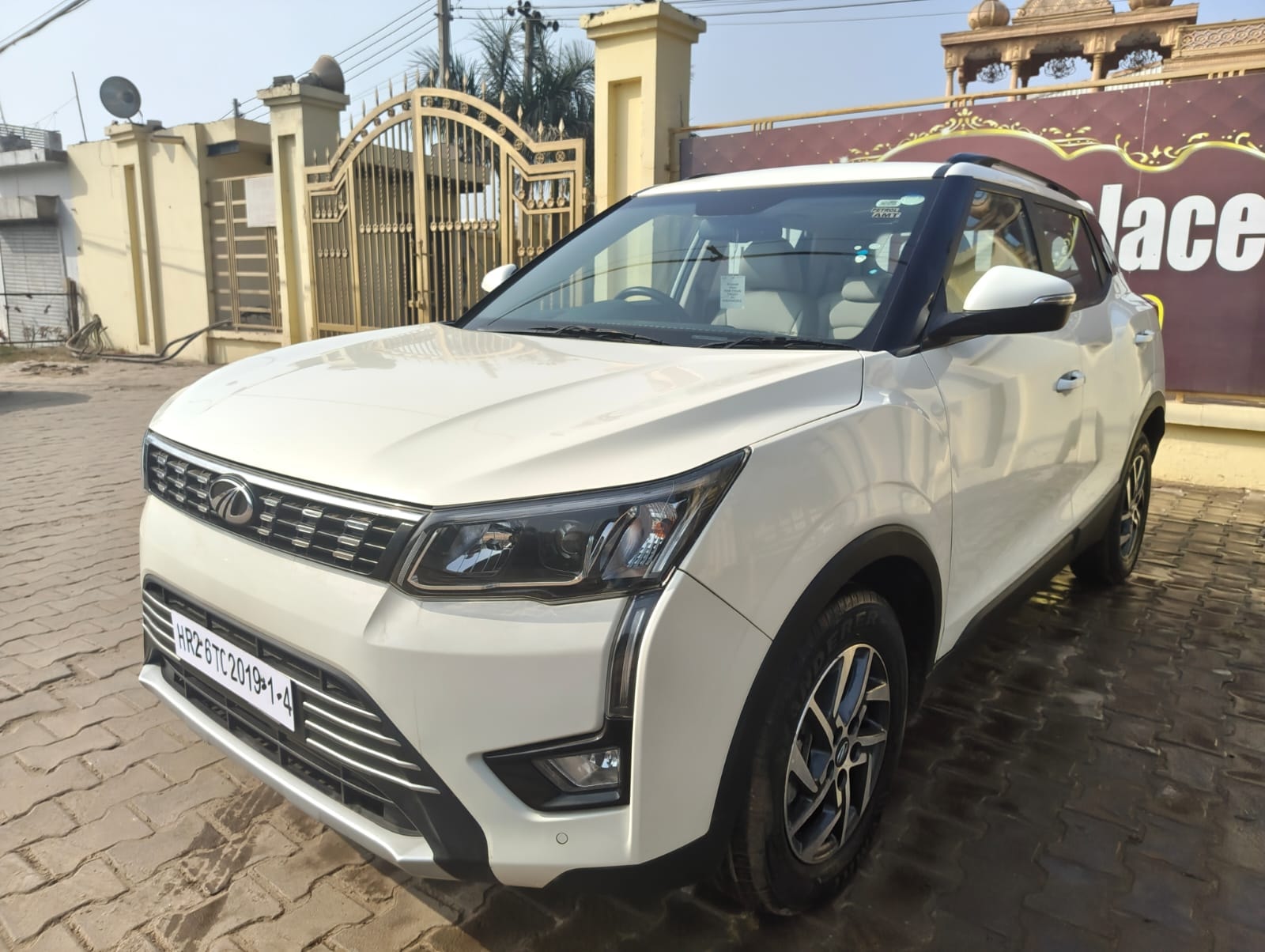 Used 2022 Mahindra XUV300 Used 2022 Mahindra XUV300