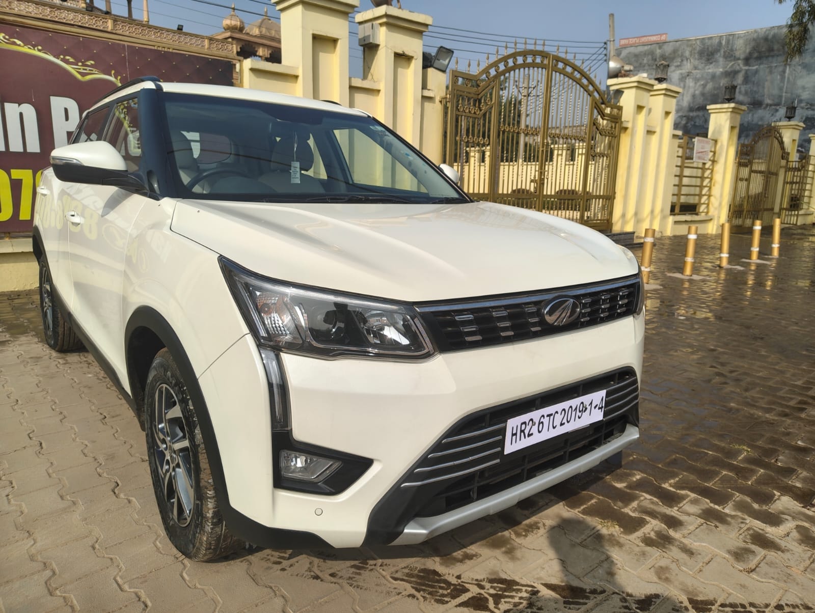 XUV300 image 7 XUV300 image 7