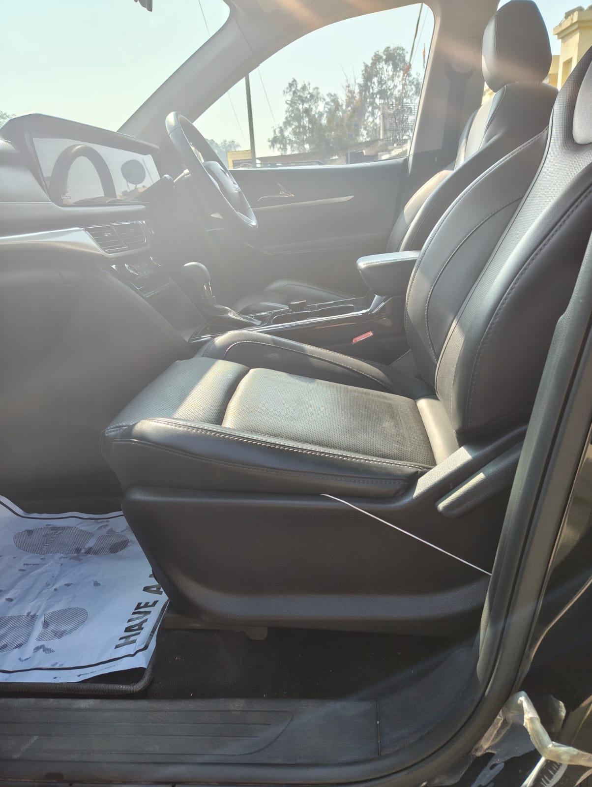 XUV700 image 14 XUV700 image 14