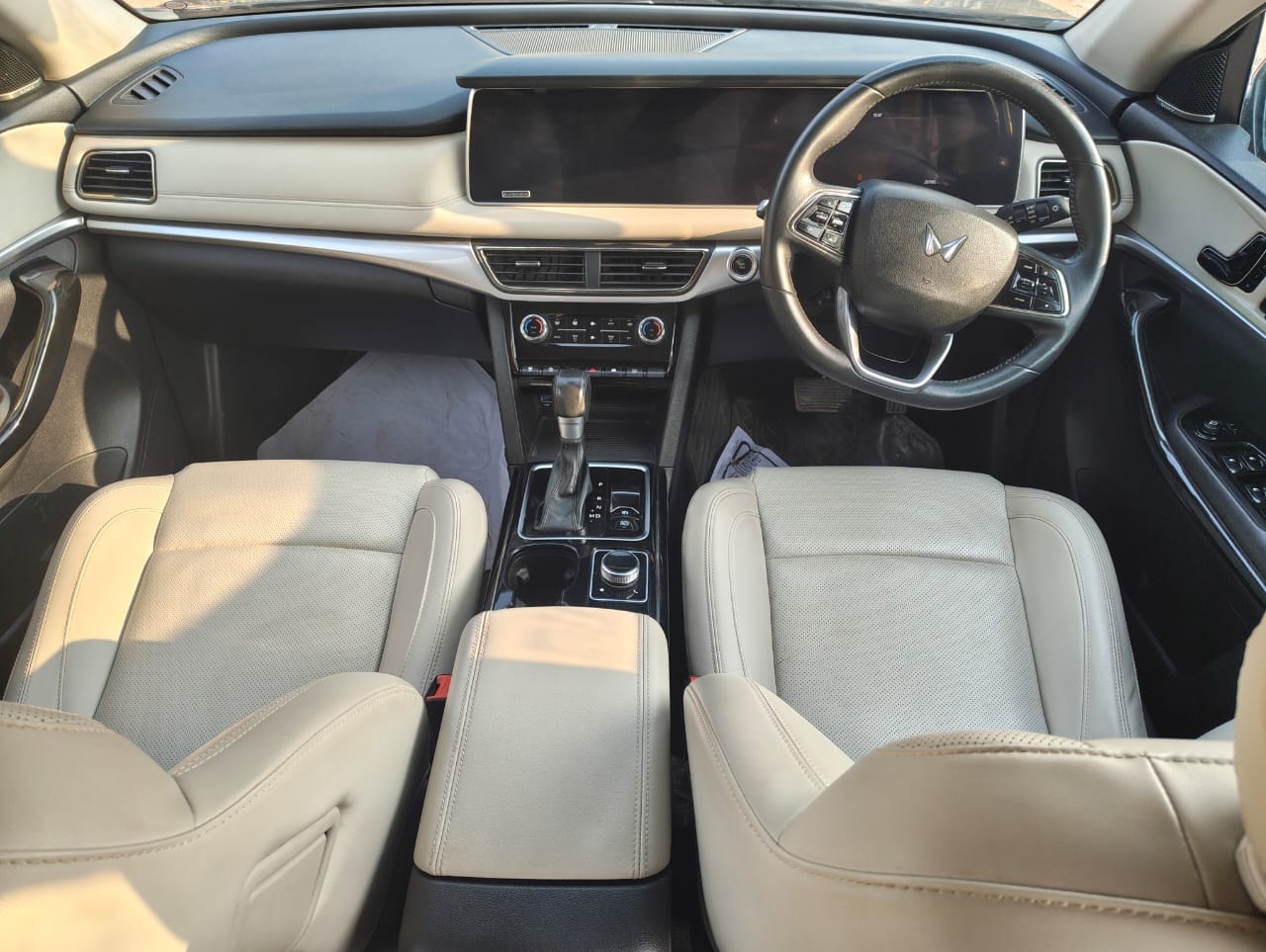 Used 2024 Mahindra XUV700 Used 2024 Mahindra XUV700