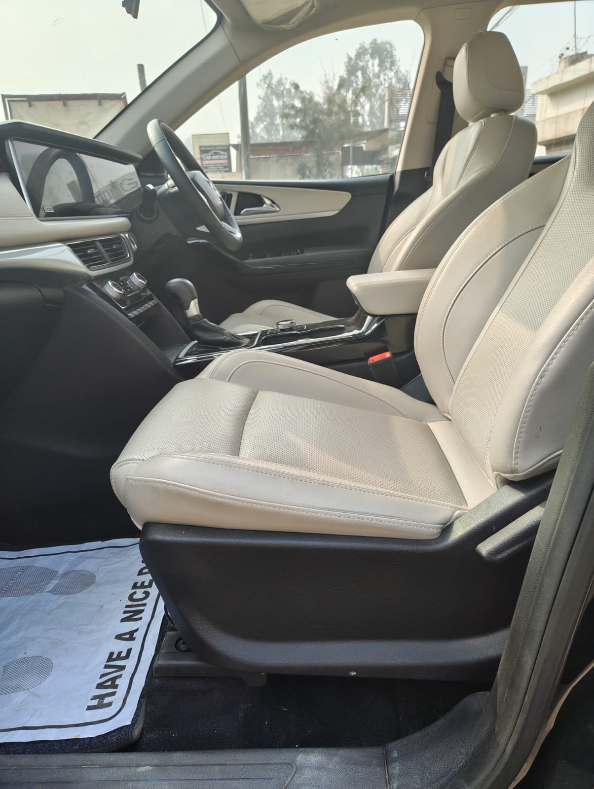 Used 2024 Mahindra XUV700 Used 2024 Mahindra XUV700